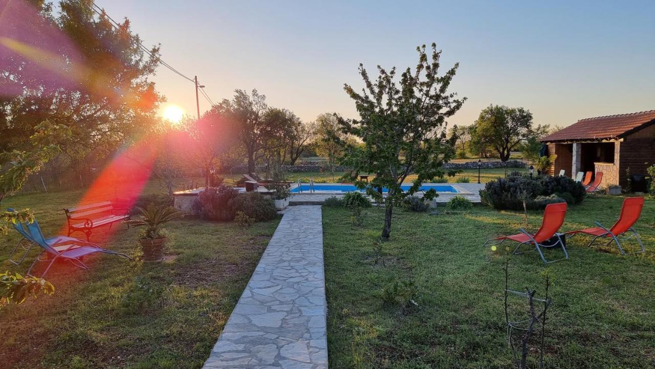 Villa Stone Medal Дрниш Экстерьер фото