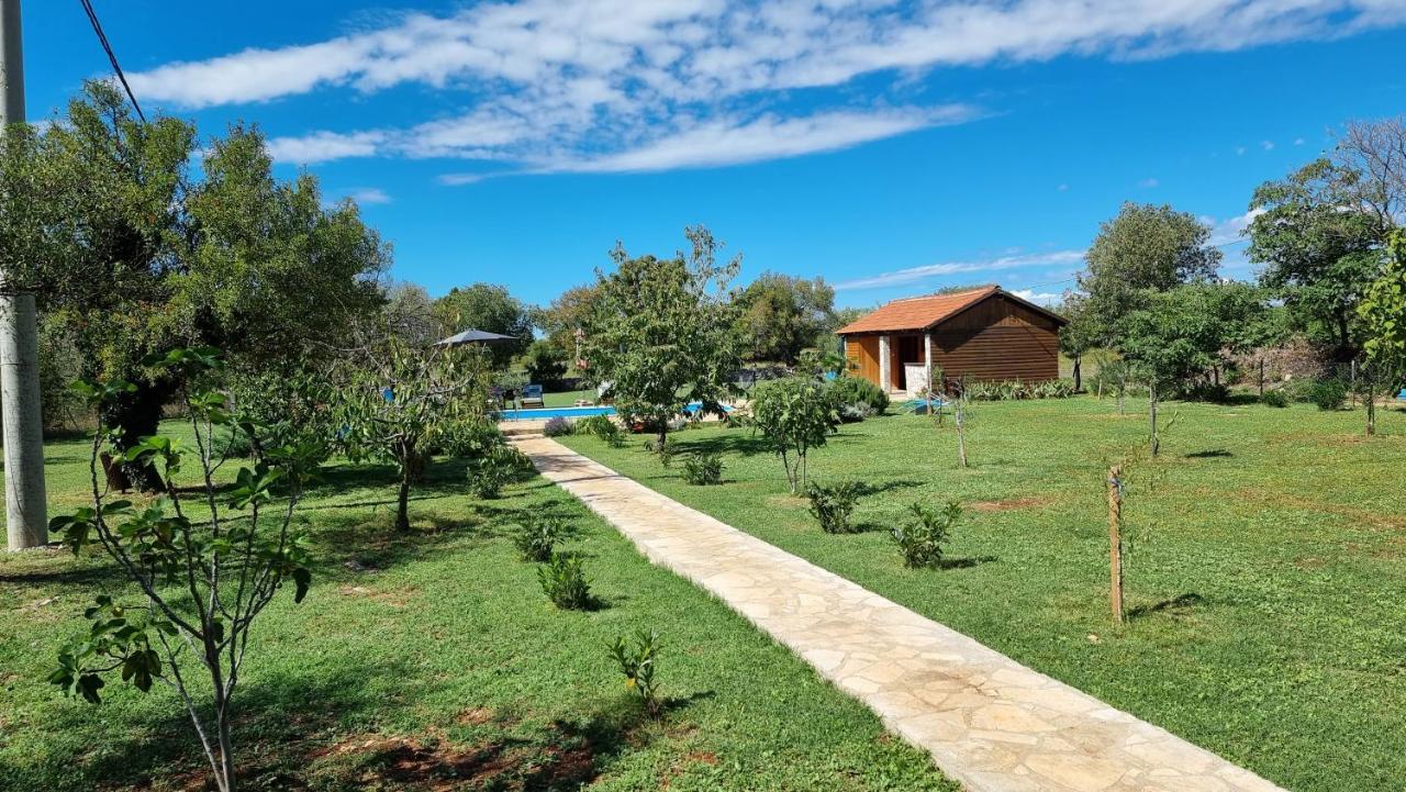 Villa Stone Medal Дрниш Экстерьер фото