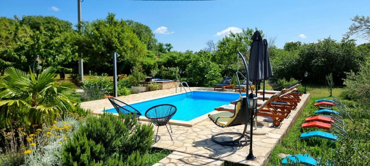Villa Stone Medal Дрниш Экстерьер фото