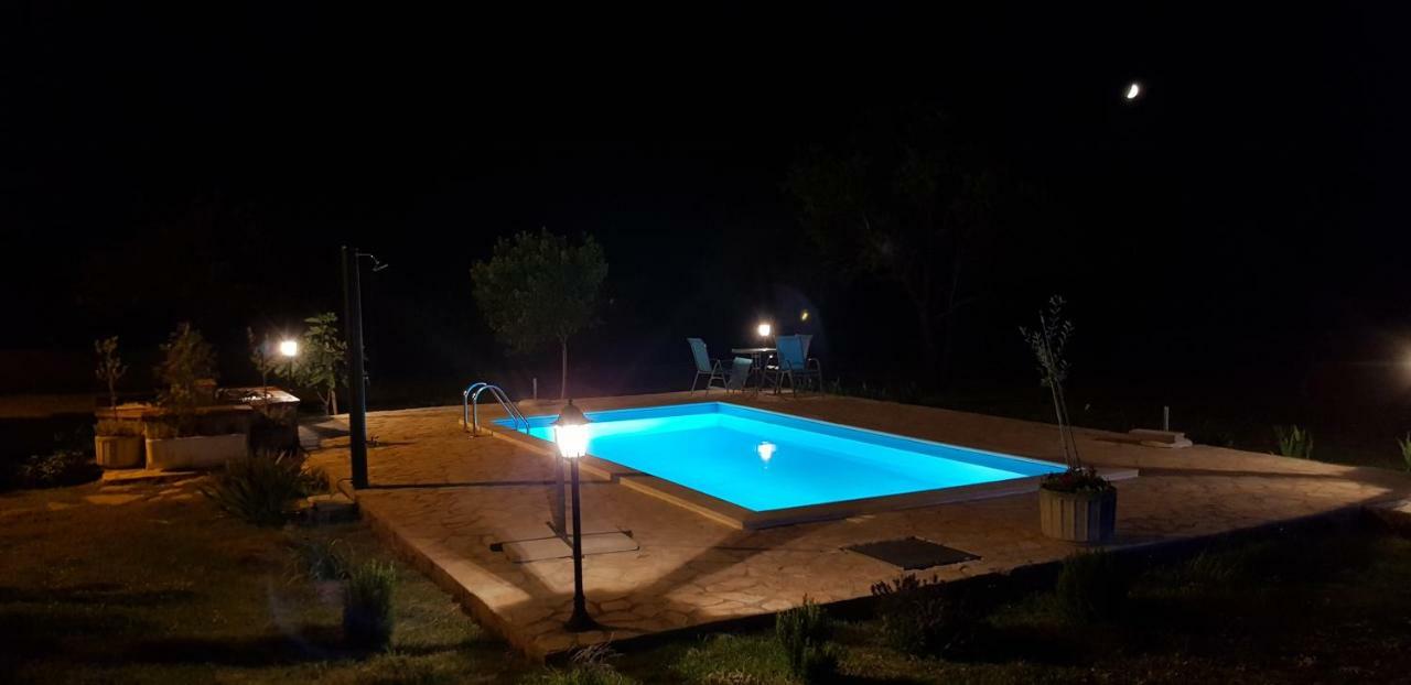 Villa Stone Medal Дрниш Экстерьер фото